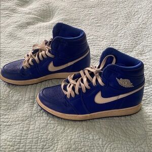 Air Jordan 1 Hyper Royal